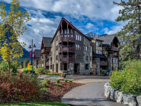 Rundle Cliffs Lodge by Spring Creek Vacations